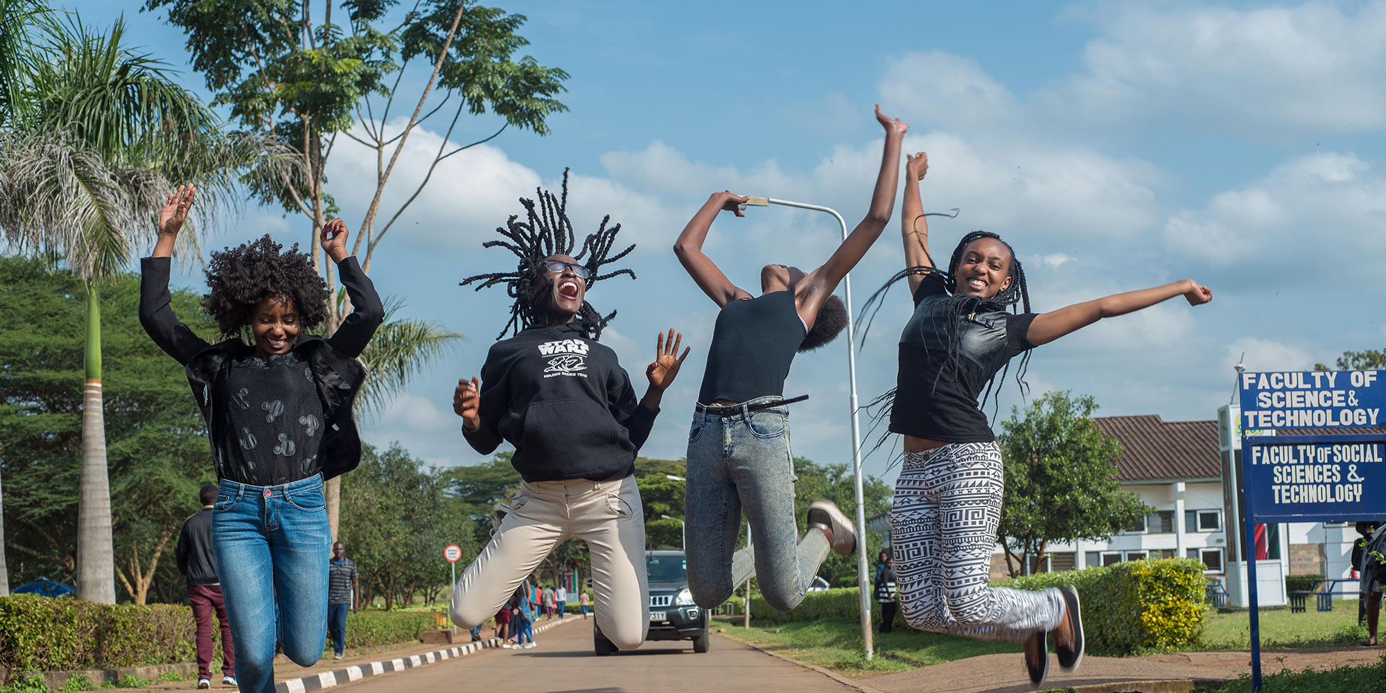 Groupe d'étudiants universitaires au Kenya
